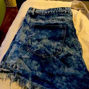 SHEIN woman’s 2XL distressed shorts